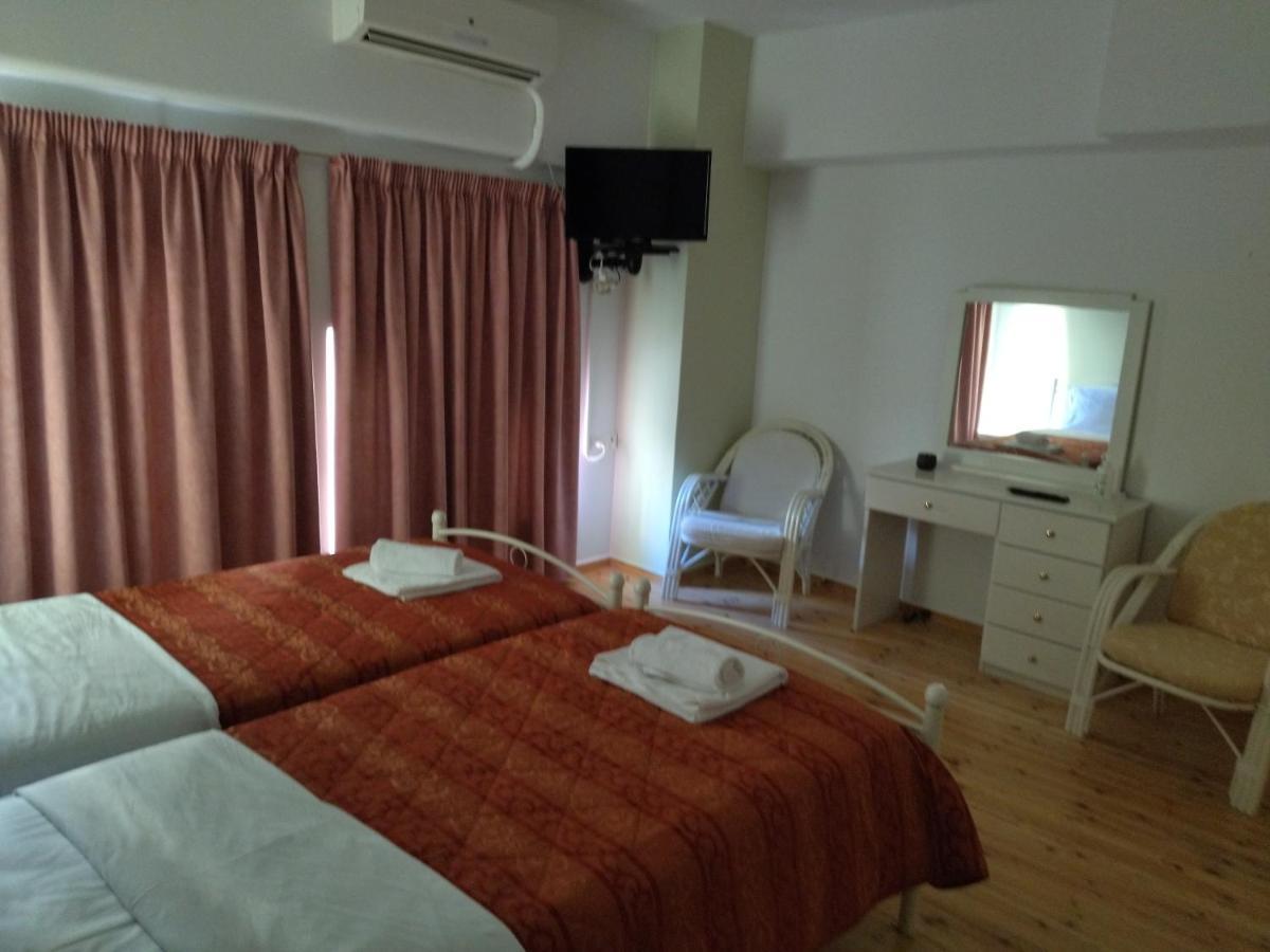Hotel Chrisi Akti Nafpaktos Habitación foto