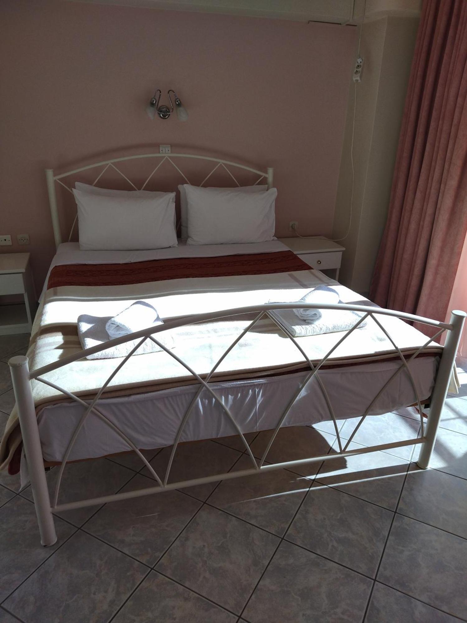 Hotel Chrisi Akti Nafpaktos Habitación foto